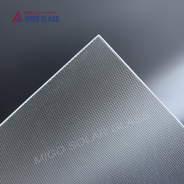 Edzett napfényüveg